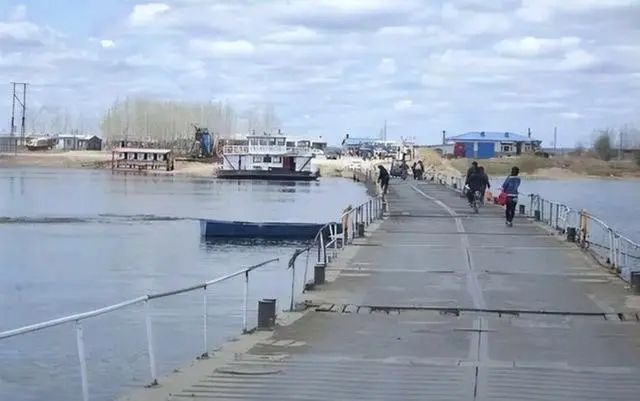 浮橋浮民生，拆橋傷人心